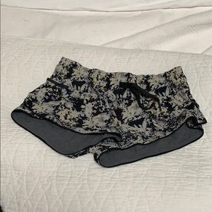 Lululemon shorts reversible size 2